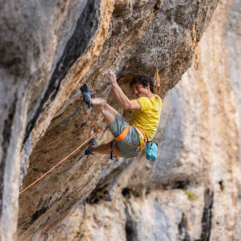 How to overcome the fear of falling in climbing