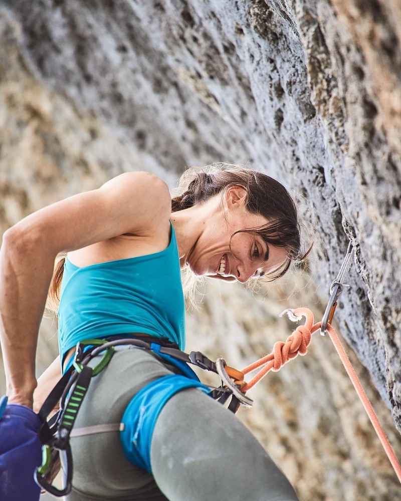 How to overcome the fear of falling in climbing