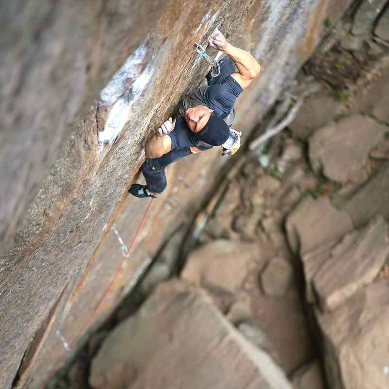 How to overcome the fear of falling in climbing