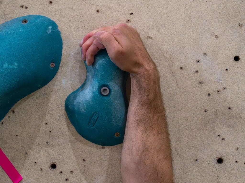 Bouldering holds: Ultimate guide and how to master them