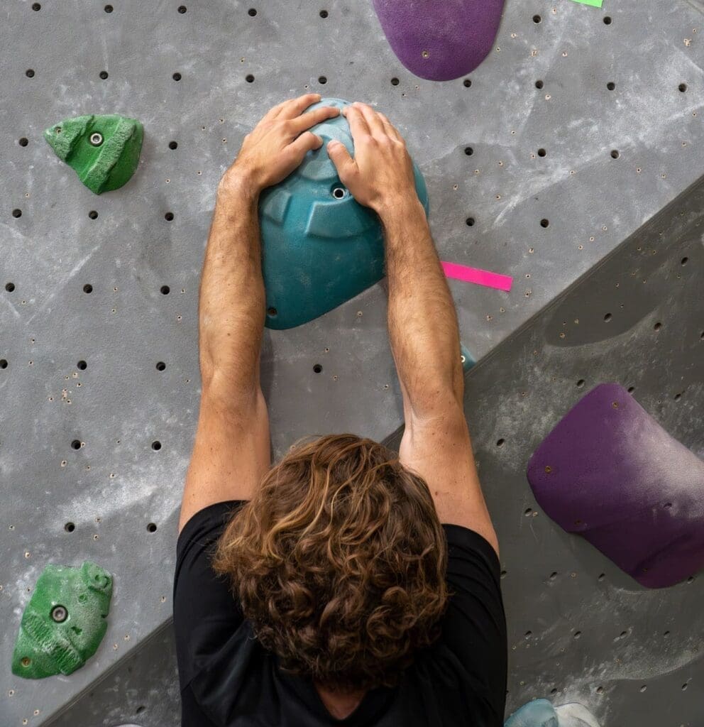 Bouldering holds: Ultimate guide and how to master them