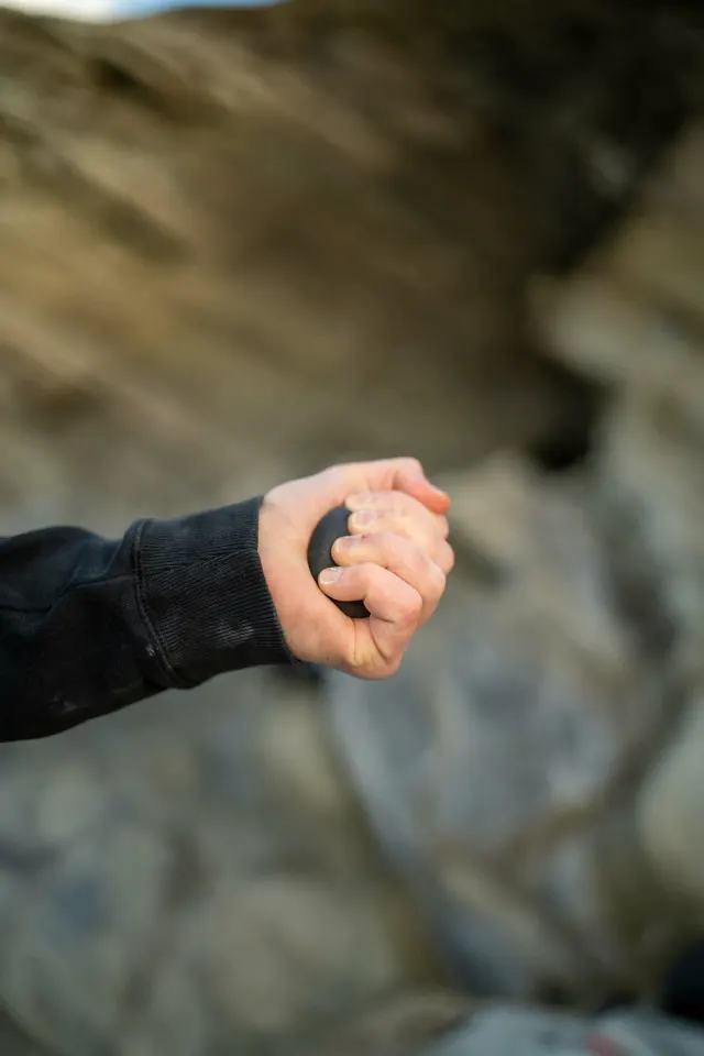 Hand extension exercise targeting antagonist forearm muscles