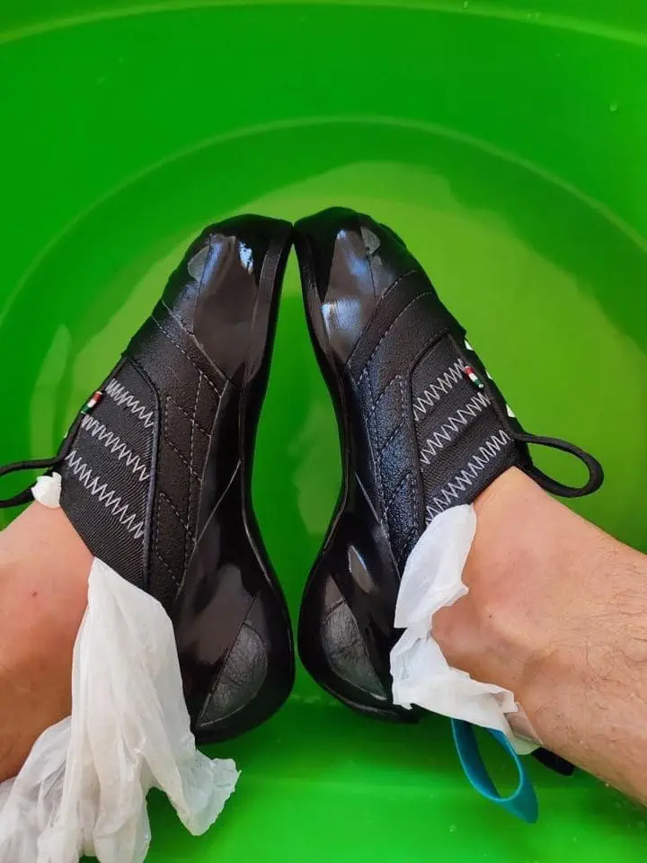 How to fit climbing shoes and how tight should they be? How to fit climbing shoes and how tight should they be?