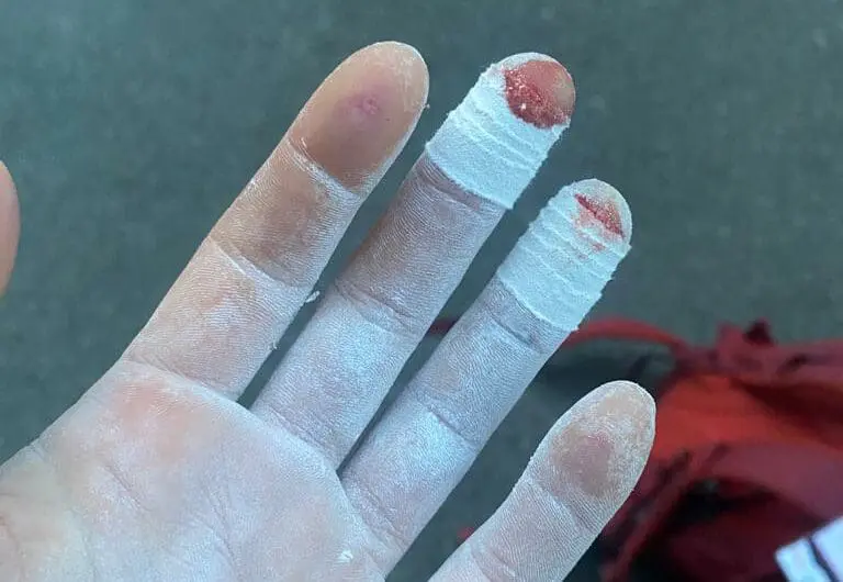 Taping for climbing: How to tape your fingers the right way