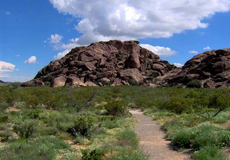 Highball bouldering: What is the difference to free solo?
